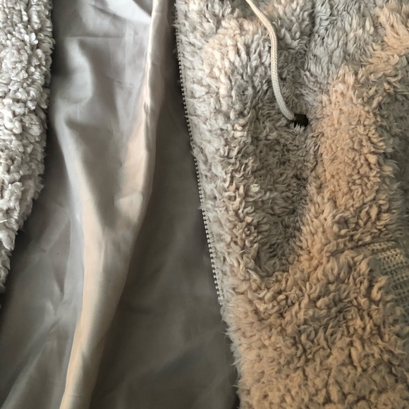 Fuzzy zip up jacket - Picture 5 of 6
